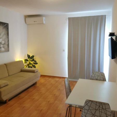 Apartments Angela Makarska Room photo
