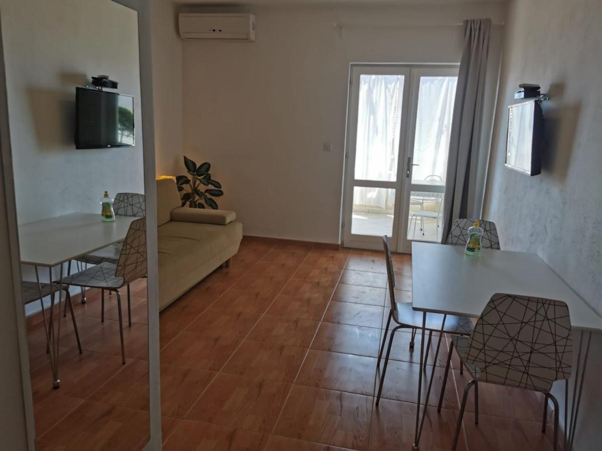 Apartments Angela Makarska Room photo