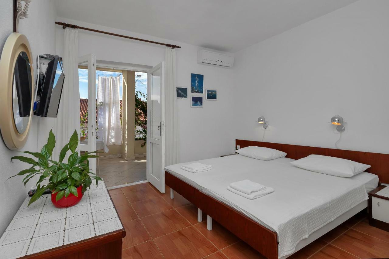 Apartments Angela Makarska Exterior photo