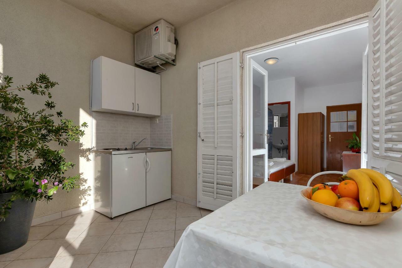Apartments Angela Makarska Exterior photo